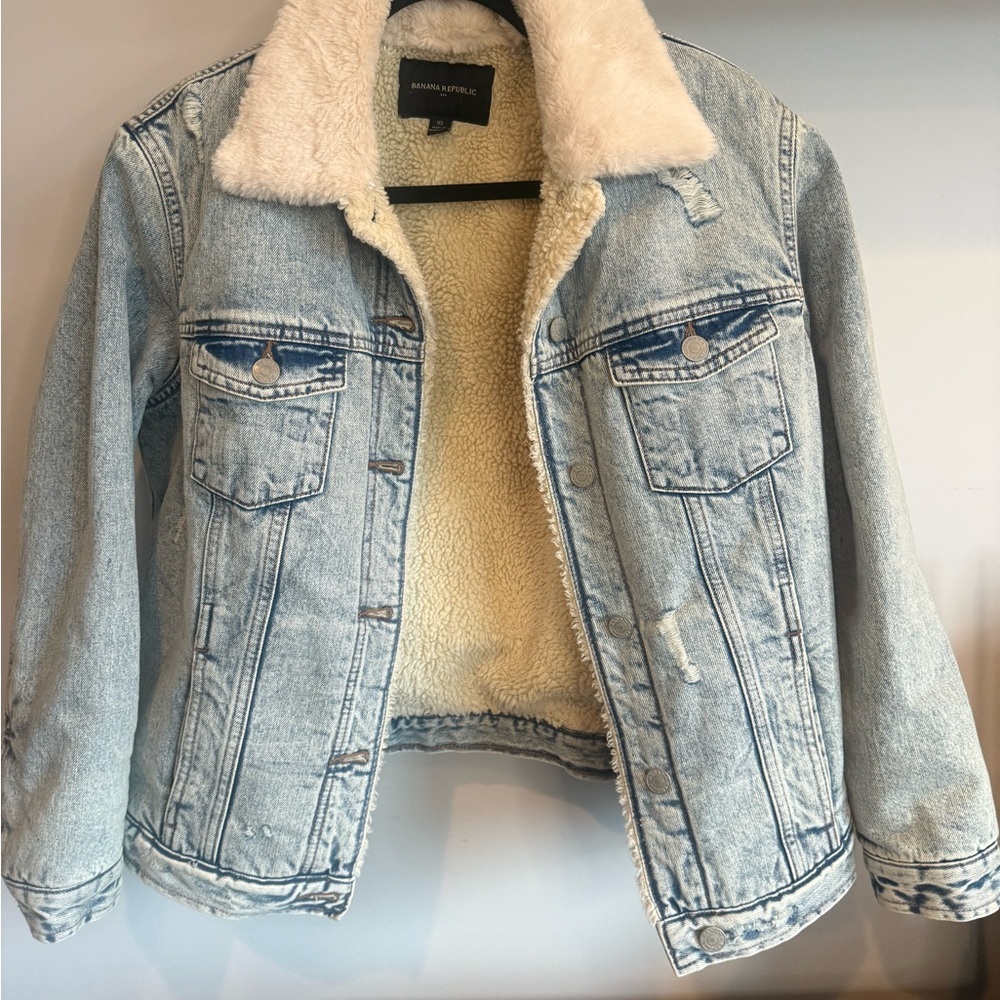 NWOT Banana Republic Denim Jacket with Cream Sherpa Lining